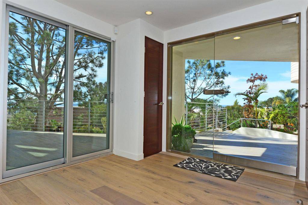 Del Mar, CA 92014,13721 Pine Needles