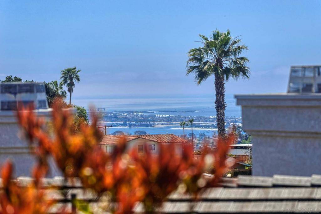 La Jolla, CA 92037,2427 Dresden Place