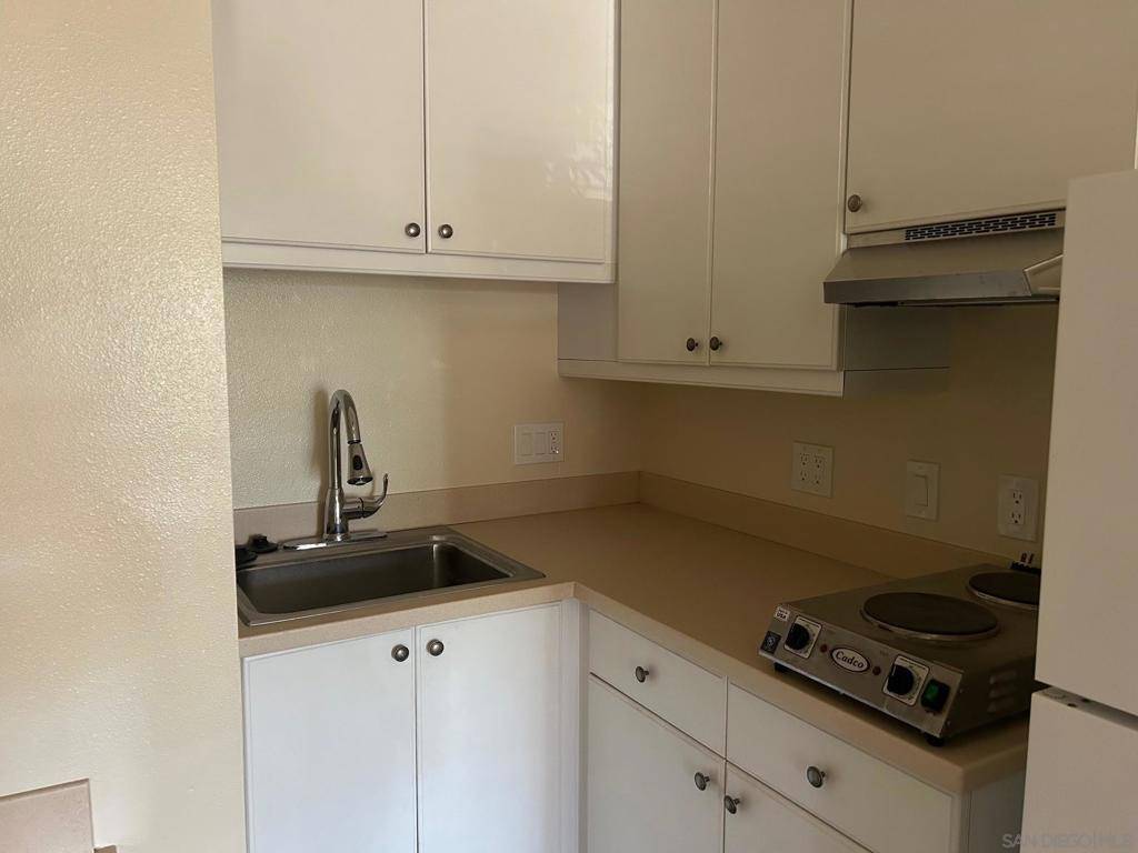 Encinitas, CA 92024,225 Melrose Ave #3
