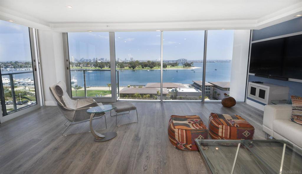 Coronado, CA 92118,1810 Avenida del Mundo #704