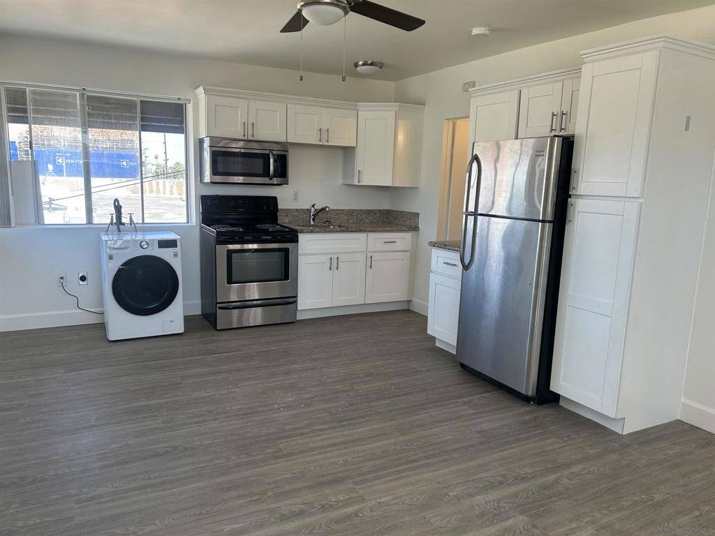 San Diego, CA 92103,3742 6th Ave. (-1/2)