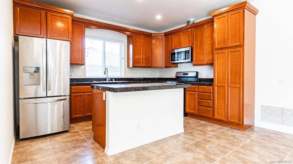 Lake Elsinore, CA 92530,17331 KNIFFEN AVENUE