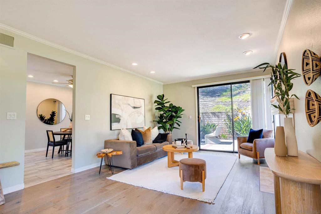 San Diego, CA 92130,3842 Fallon Circle
