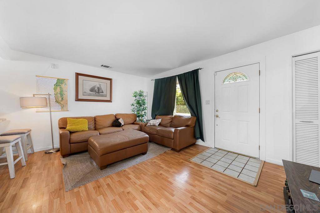 San Diego, CA 92117,5133 Millwood Rd