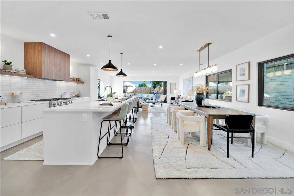 Solana Beach, CA 92075,831 Juanita St