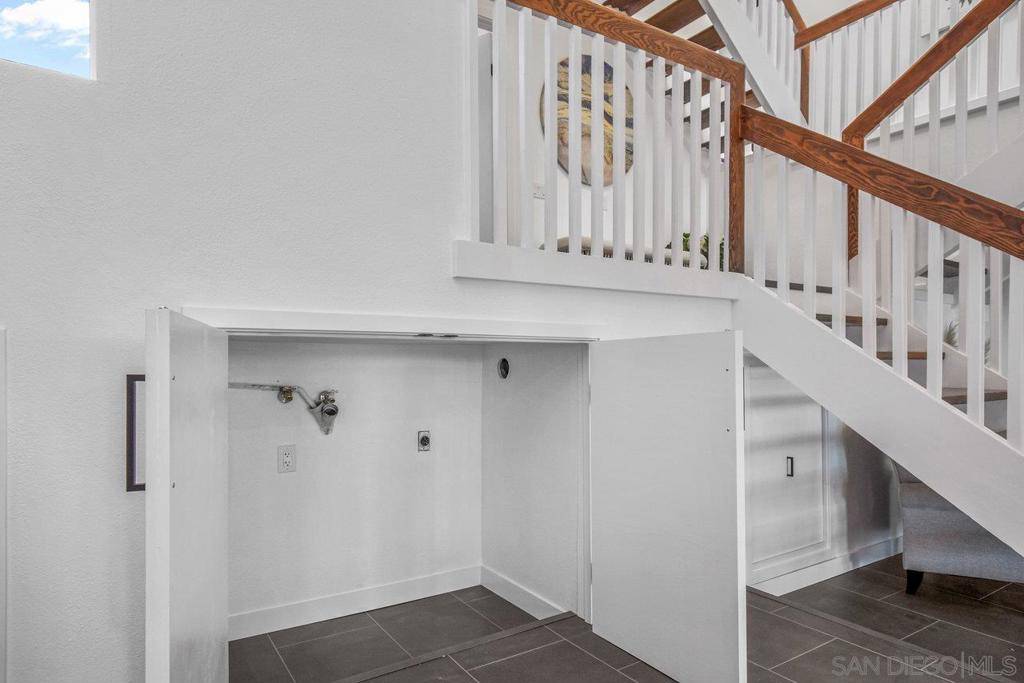 6923 Camino Pacheco San Diego, CA 92111