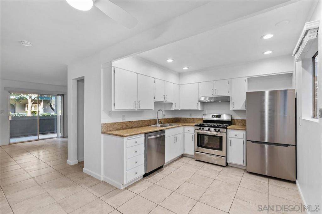 San Diego, CA 92117,4875 Cole St #45