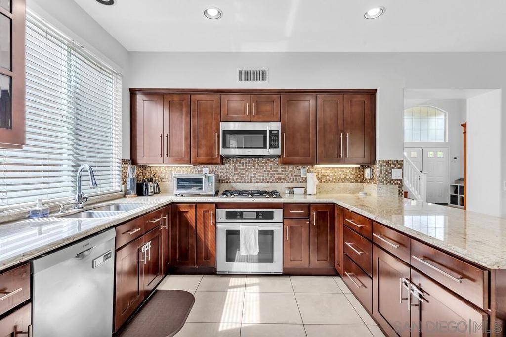 Escondido, CA 92026,29711 Gracilior Dr