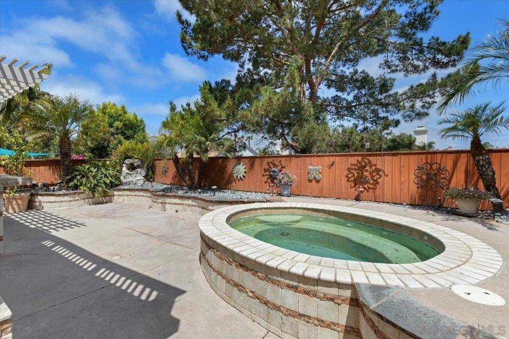 Escondido, CA 92026,2412 Starlight Gln