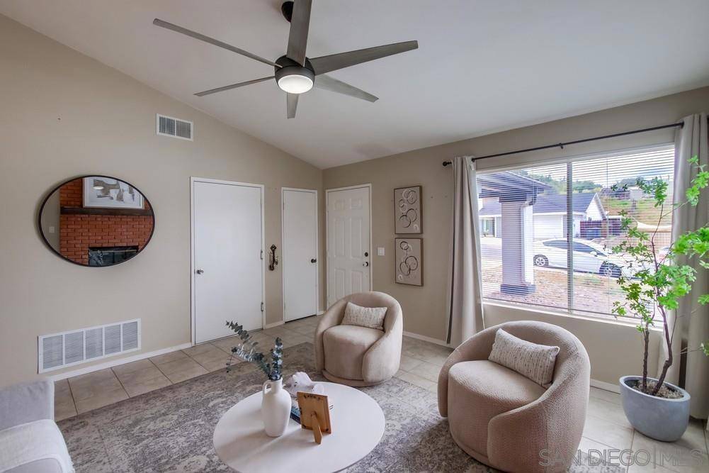 El Cajon, CA 92021,8669 Via Del Luz