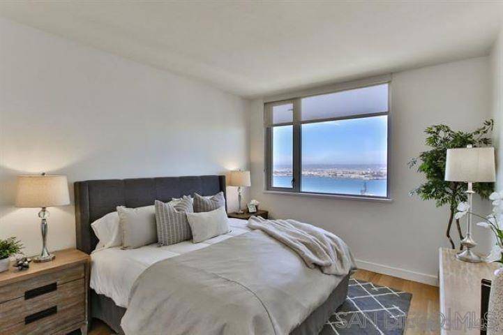 San Diego, CA 92101,700 W E St #2702