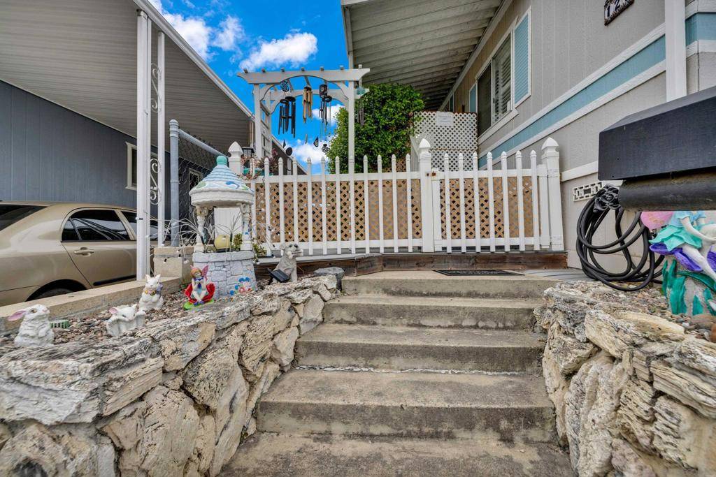 Santee, CA 92071,8701 Mesa Rd #SPC 127