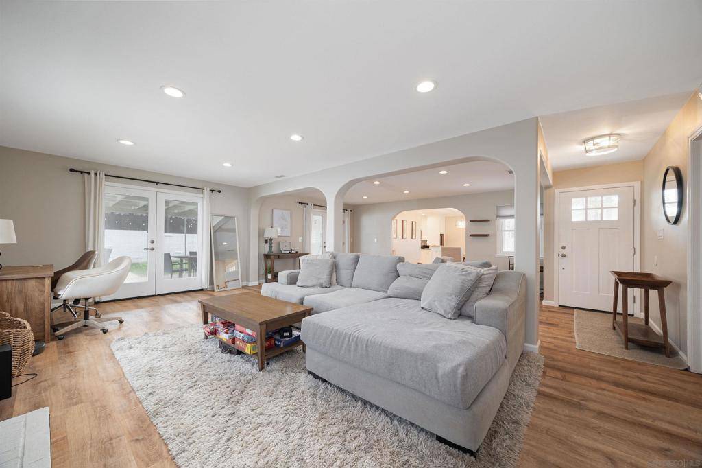 San Diego, CA 92111,3987 Canning Ave