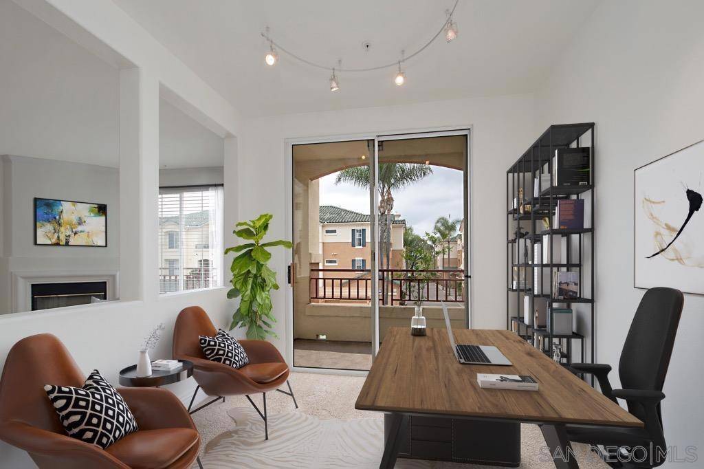 San Diego, CA 92130,12368 Carmel Country Road #201