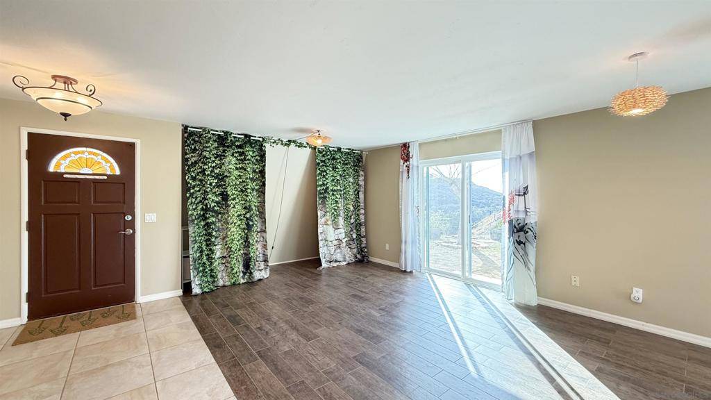 El Cajon, CA 92021,2956 La Cresta Road