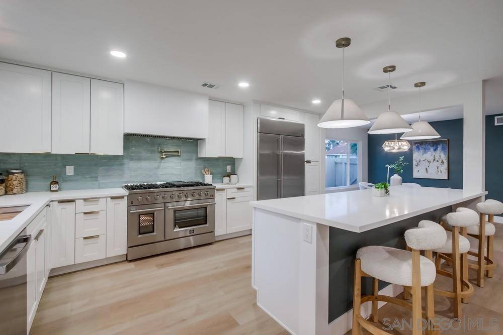 San Diego, CA 92131,10415 Mesa Madera Dr