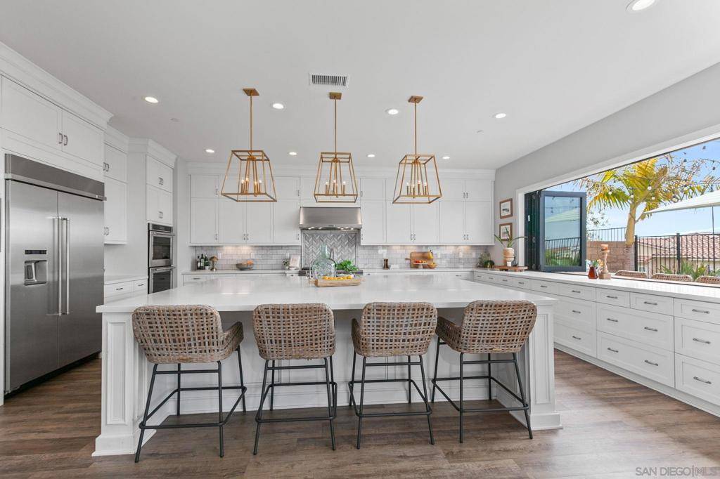 Carlsbad, CA 92010,4719 Crespi Ct