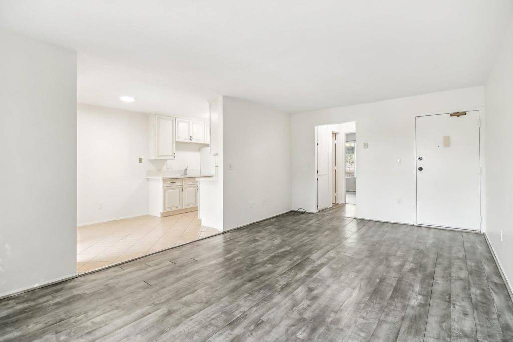 San Diego, CA 92109,4750 Noyes St #123