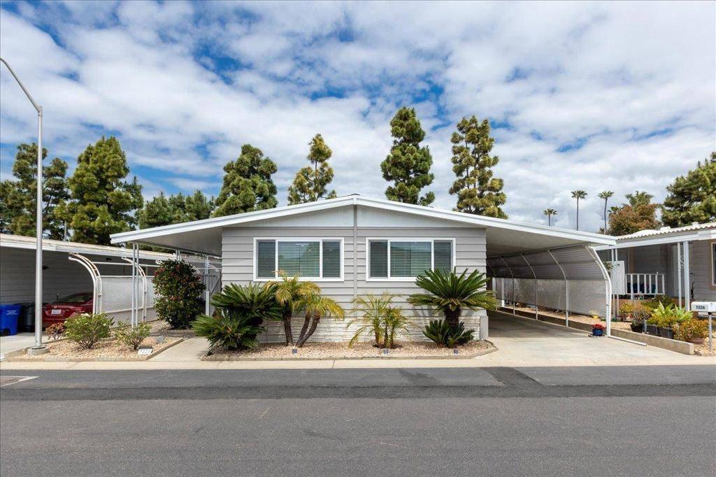 Carlsbad, CA 92011,7226 San Bartolo Street #204
