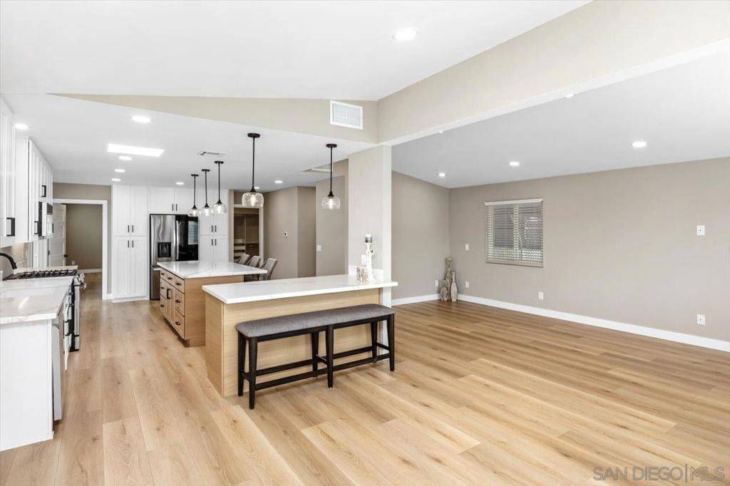 Carlsbad, CA 92011,7226 San Bartolo Street #204