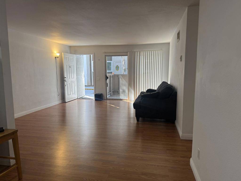 San Diego, CA 92115,6333 College Grove Way #129