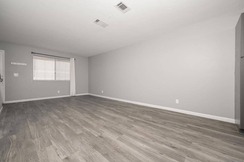 Oceanside, CA 92057,5110 N River Rd #D