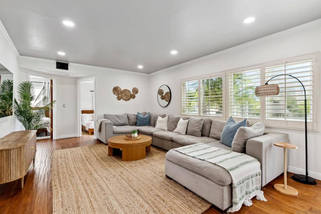San Diego, CA 92109,4071 4073 Riviera Dr