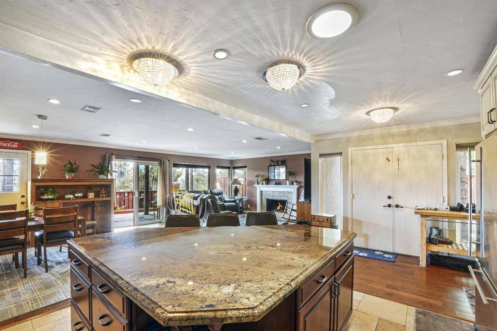 Escondido, CA 92029,1867 Guilder Gln