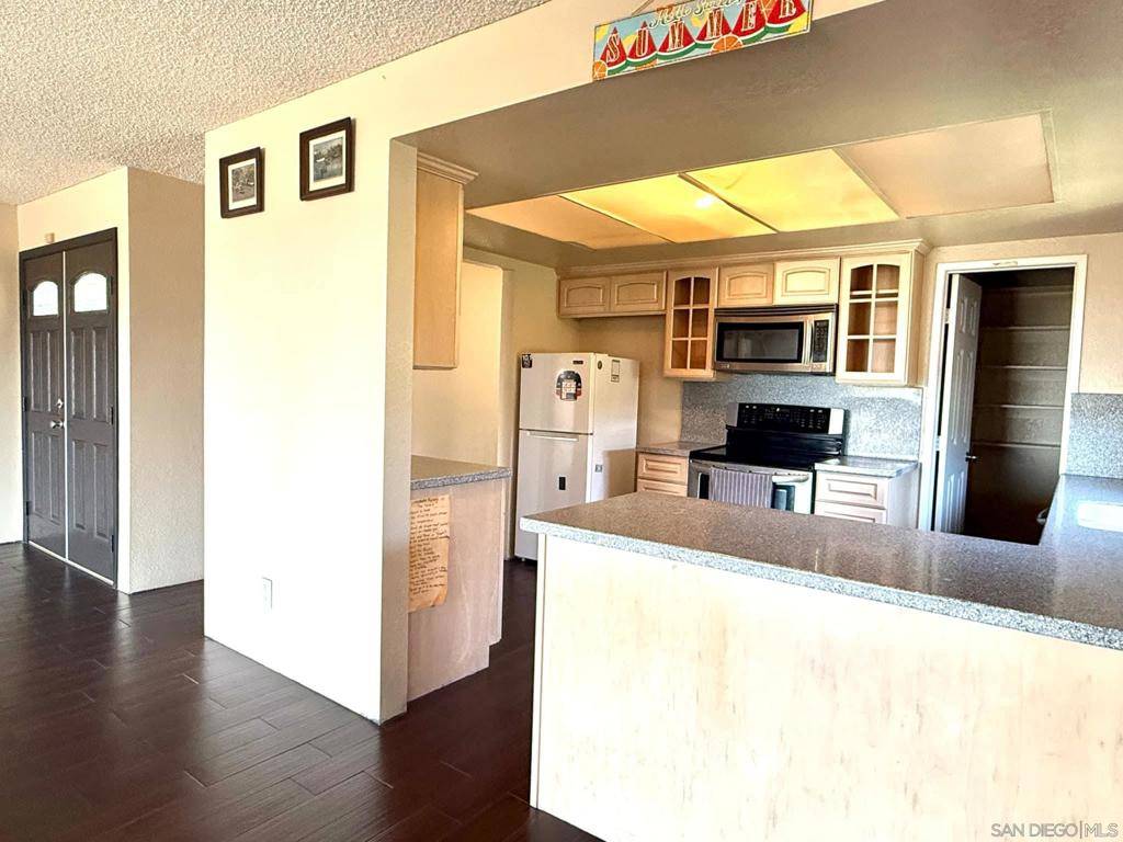 San Diego, CA 92109,4887 Randall St