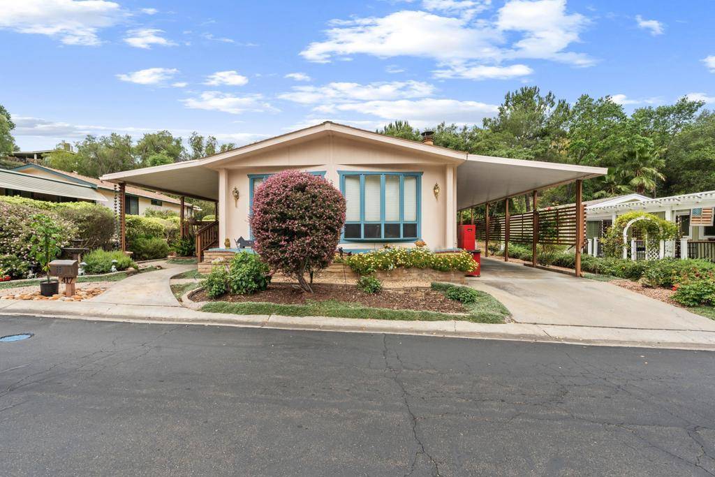 Escondido, CA 92026,8975 Lawrence Welk Dr #SPC 417
