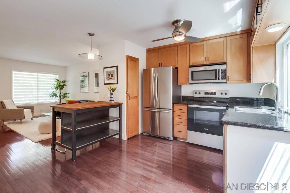 La Jolla, CA 92037,3288 Via Marin #53