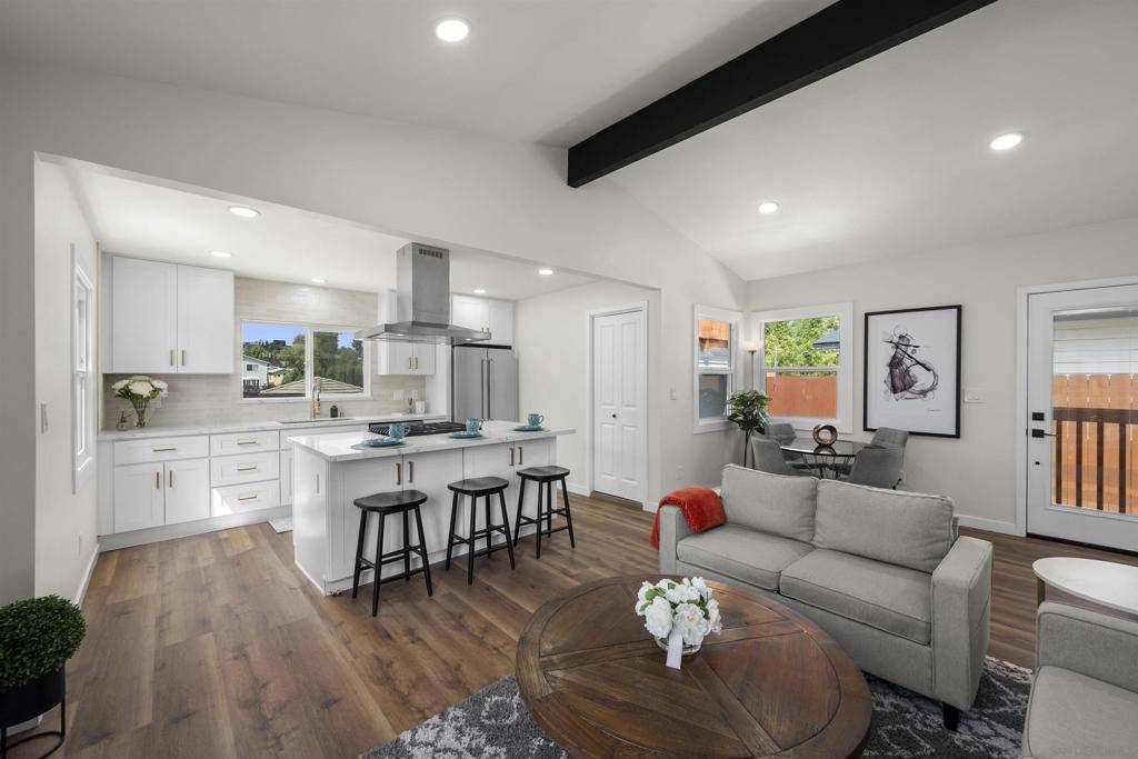 San Diego, CA 92103,3675 Herbert St