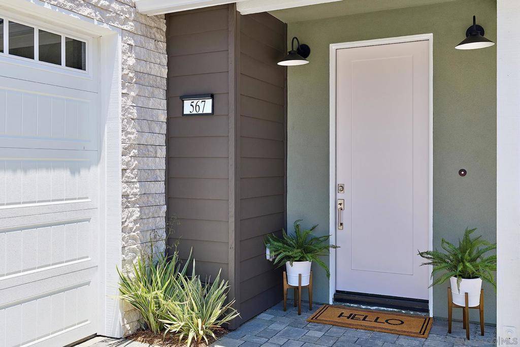 Encinitas, CA 92024,567 N Vulcan Ave