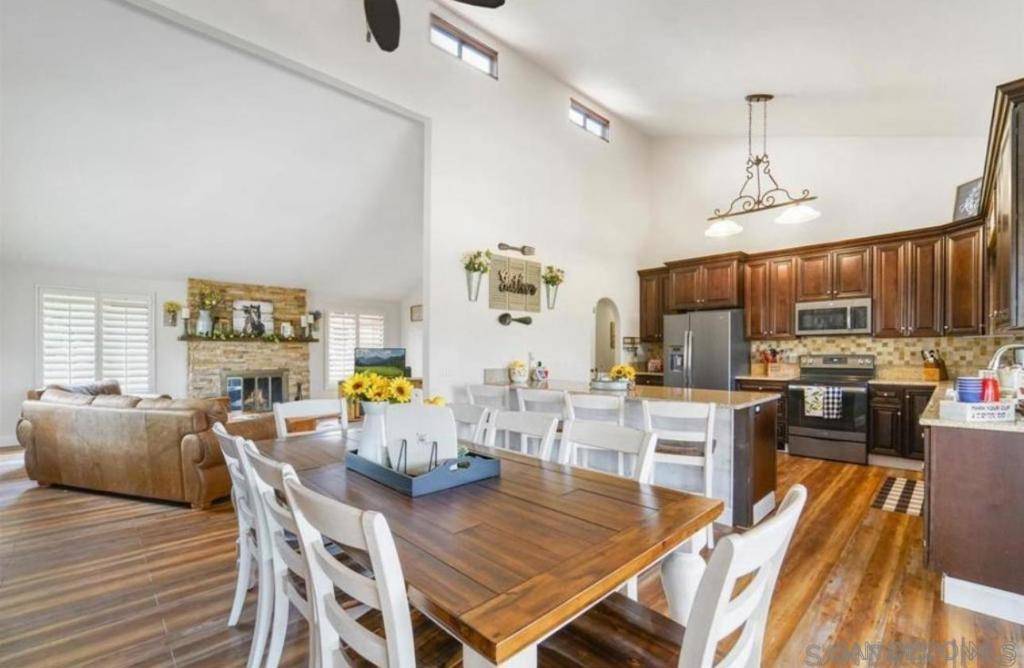 Ramona, CA 92065,15408 Vista Vicente Dr