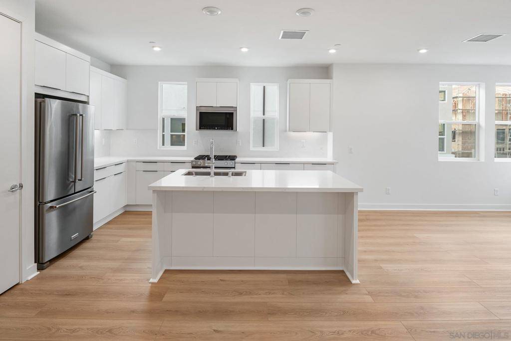 San Diego, CA 92108,2714 Everly Dr