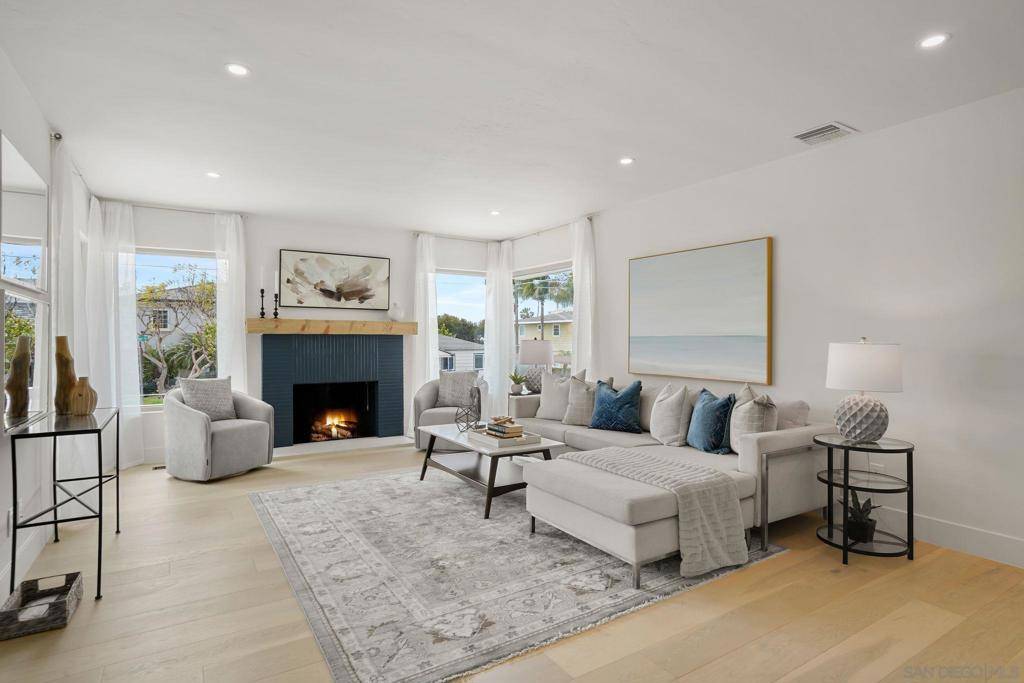 San Diego, CA 92109,5306 La Jolla Mesa