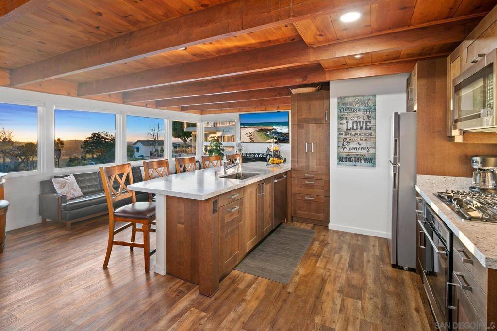 La Mesa, CA 91941,9595 Alto Dr