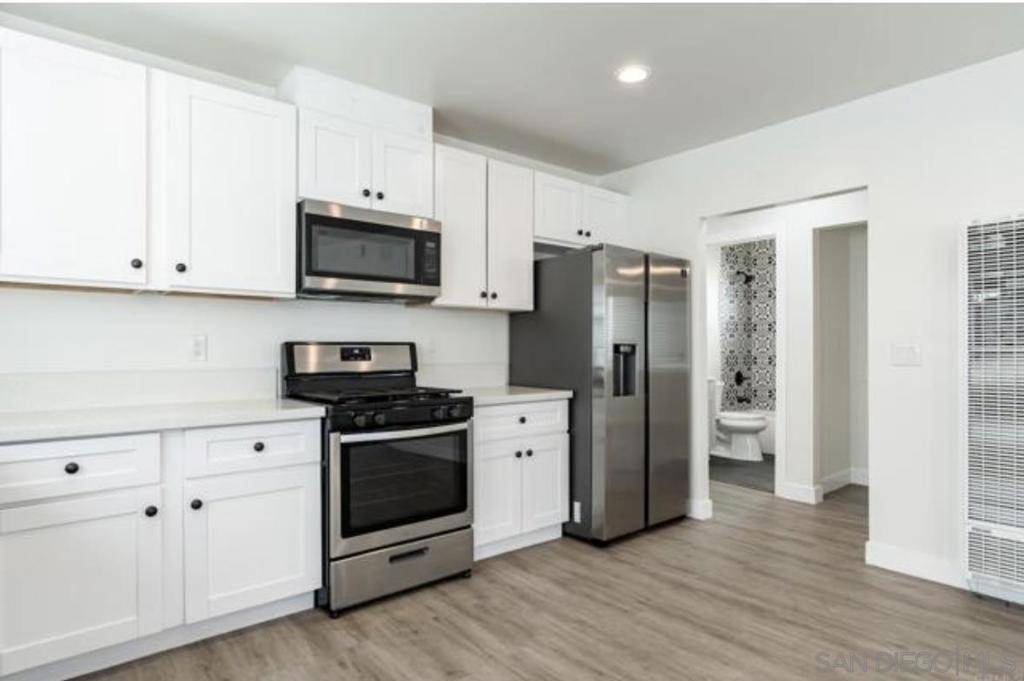 San Diego, CA 92105,4112 14 Menlo St