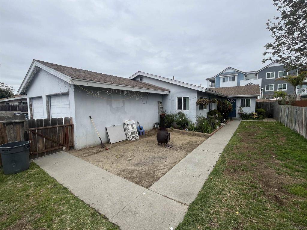 Carlsbad, CA 92008,3676 3678 Jefferson St
