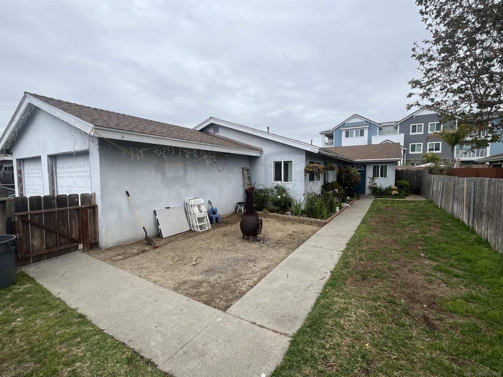 Carlsbad, CA 92008,3676 3678 Jefferson St