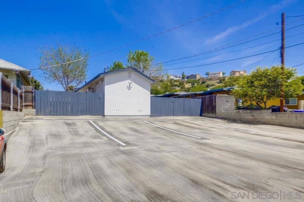 La Mesa, CA 91941,7396 98 LIME STREET