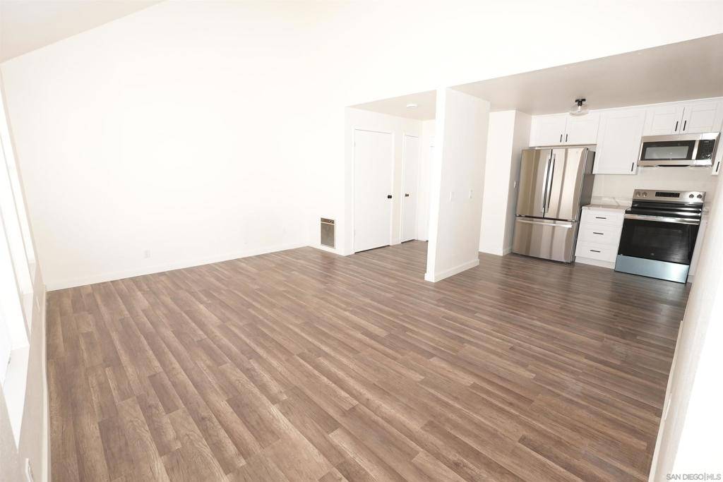 San Diego, CA 92109,1951 1955 Hornblend St