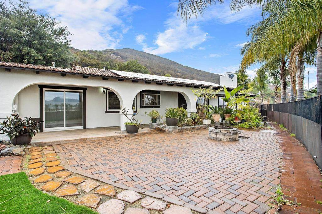 Fallbrook, CA 92028,728 Rainbow Hills Rd