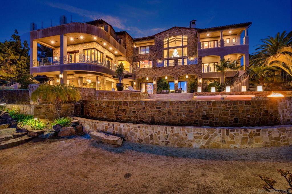 Carlsbad, CA 92009,2647 Marmol Ct