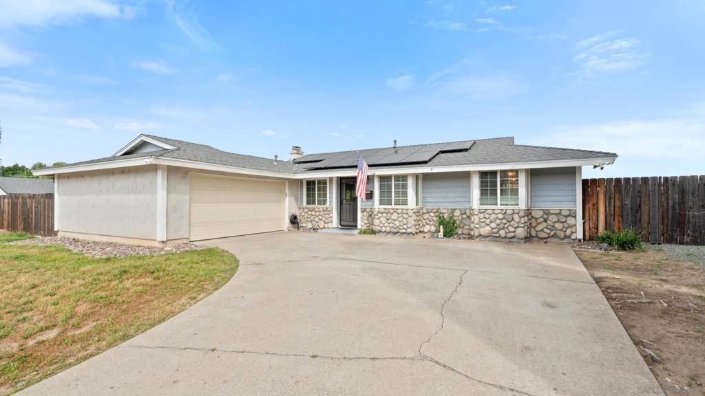 El Cajon, CA 92021,8716 Vista del Verde