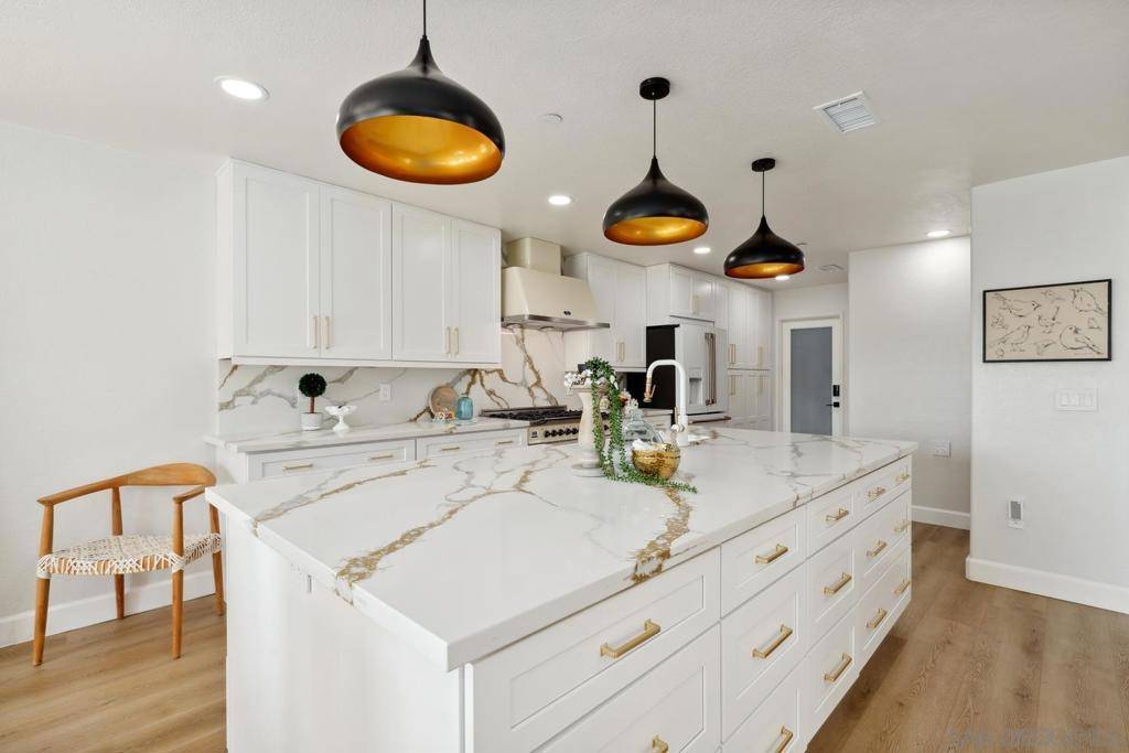 Escondido, CA 92025,753 Fino Gln