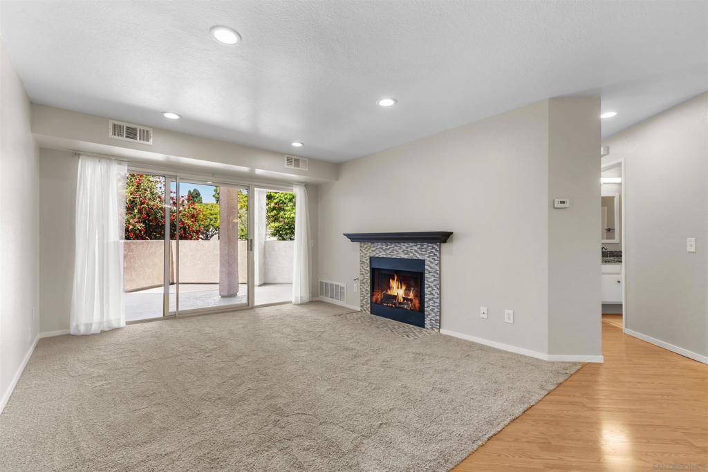 San Diego, CA 92111,7127 Camino Degrazia #127