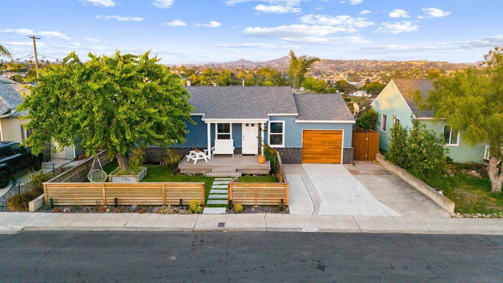 San Diego, CA 92115,4233 E Overlook Dr