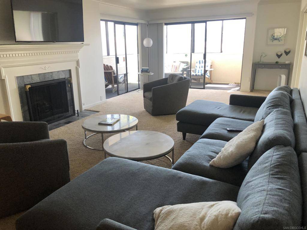 La Jolla, CA 92037,7550 Eads Ave #301