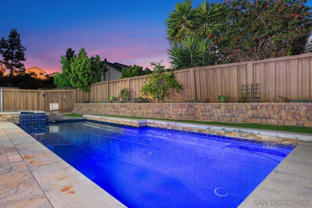 San Diego, CA 92130,3975 San Gregorio Way